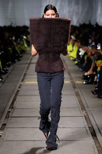 Look 23